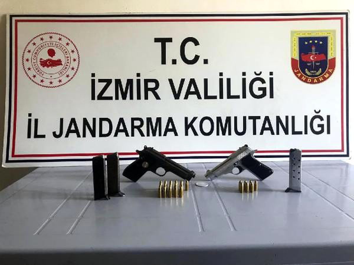 Beydağ\'da 2 ruhsatsız tabanca ele geçirildi