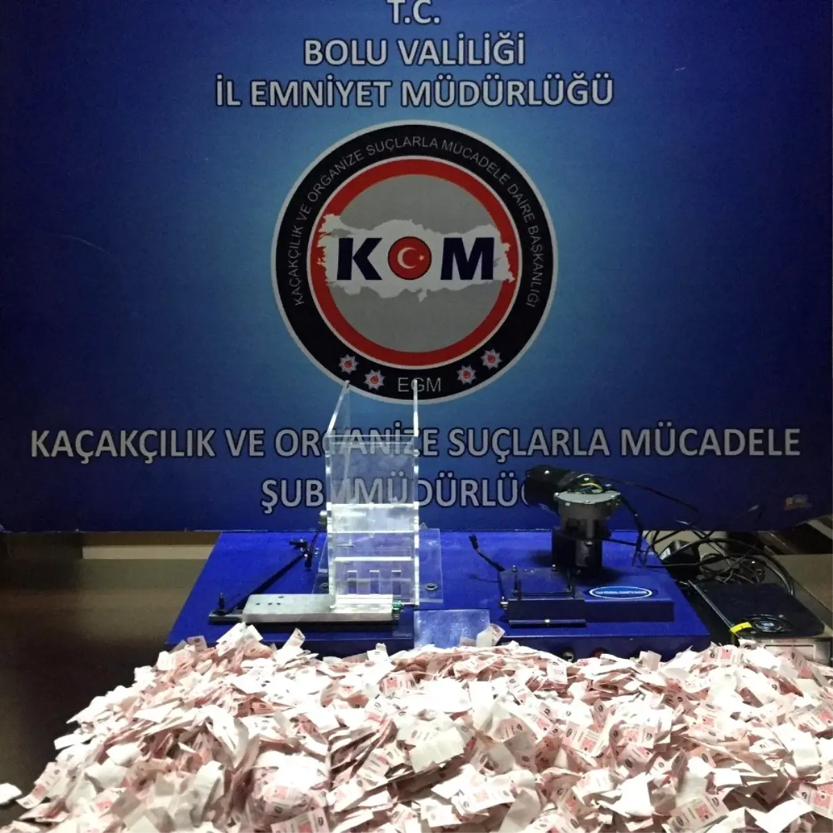 Bolu\'da kaçak tütün operasyonu: 2 gözaltı