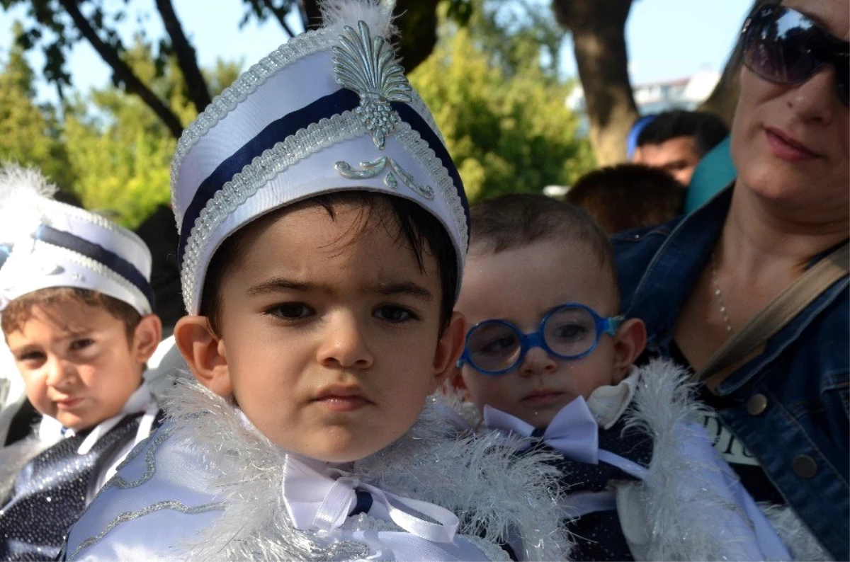 Bursa\'da 57 çocuğun sünnet sevinci
