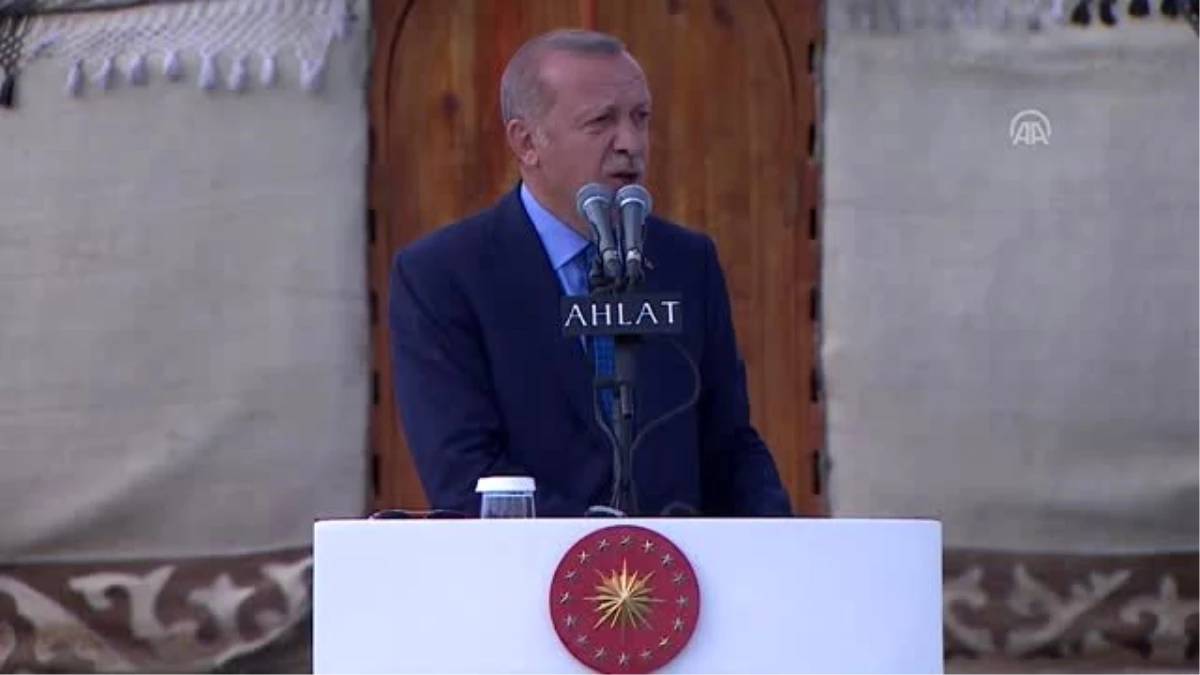 Cumhurbaşkanı Erdoğan: "Bize kefen biçenlerin heveslerini kursaklarında bırakmayı sürdüreceğiz"