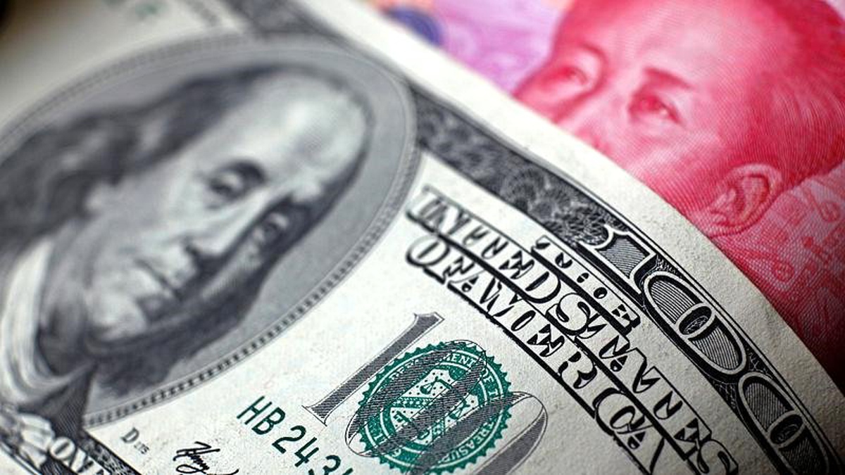 Ekonomistler Türk Lirası\'nın Dolar karşısındaki ani değer kaybını nasıl yorumluyor?