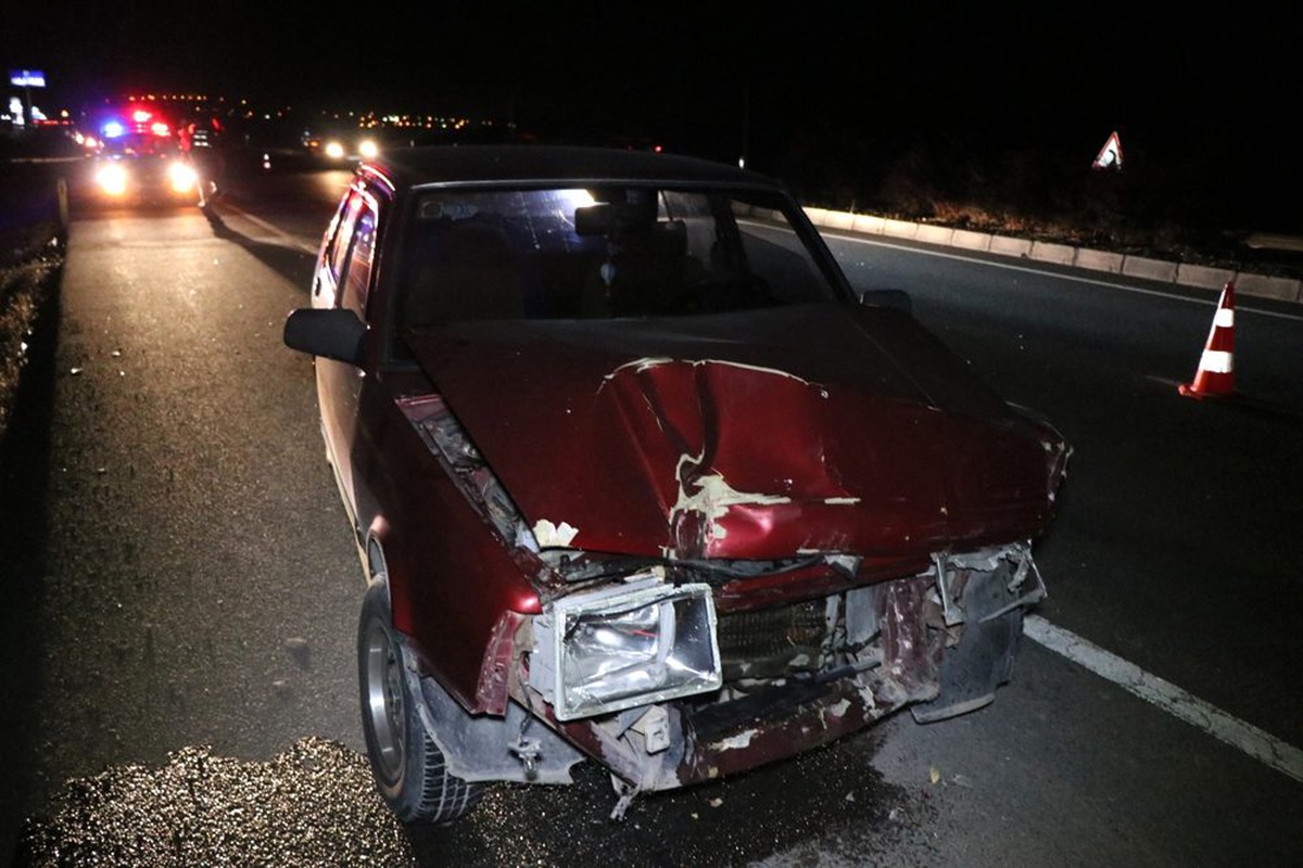 Kayseri\'de iki otomobil çarpıştı: 10 yaralı