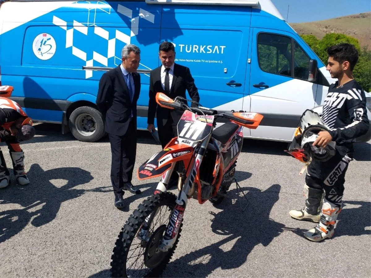 Türksat Dünya Motokros Şampiyonası\'na sponsor oldu