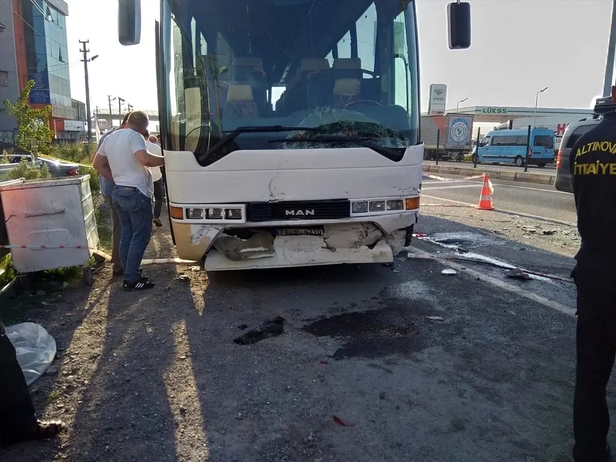 Yalova\'da zincirleme trafik kazası: 3 yaralı