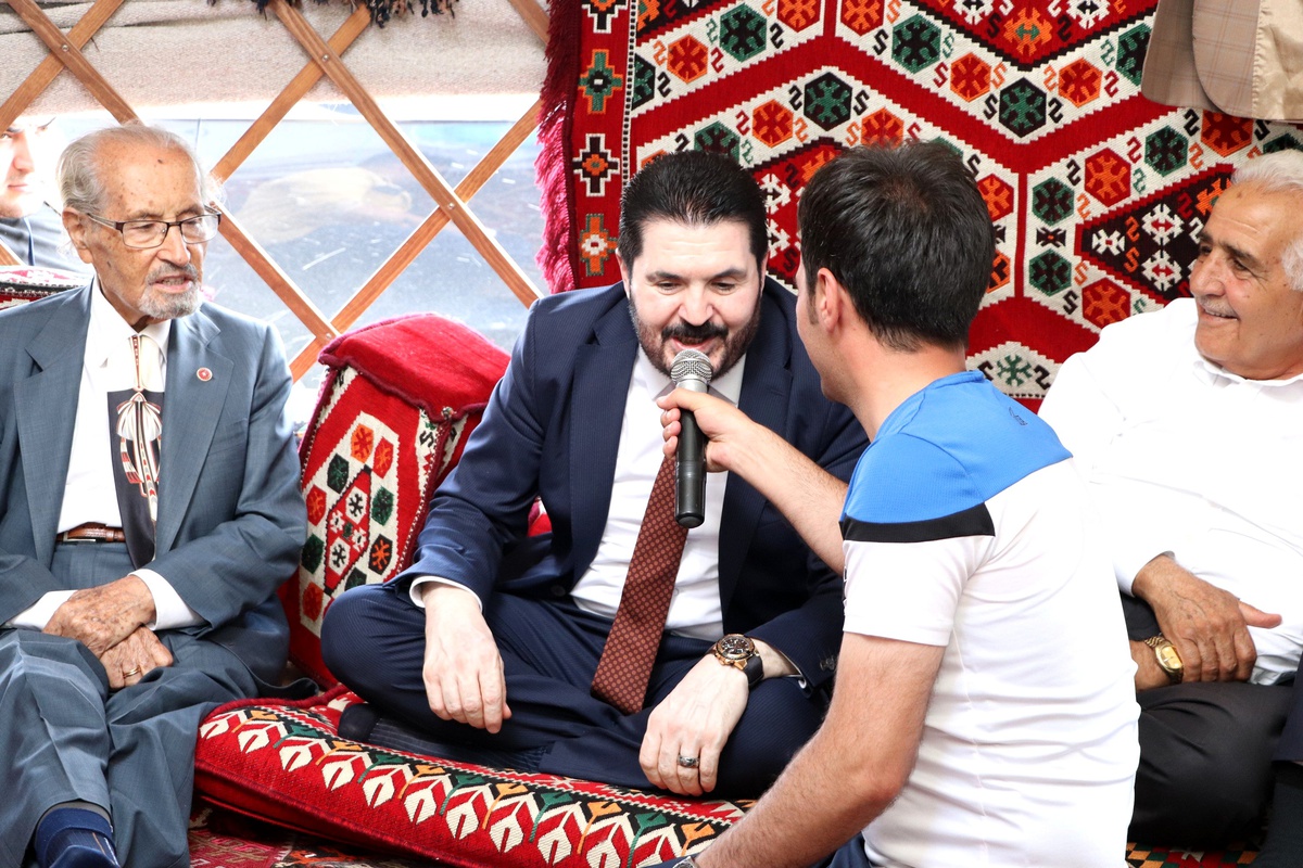 Ağrı Belediyesi, Ahlat Avrasya Kültür Şenliklerine katıldı
