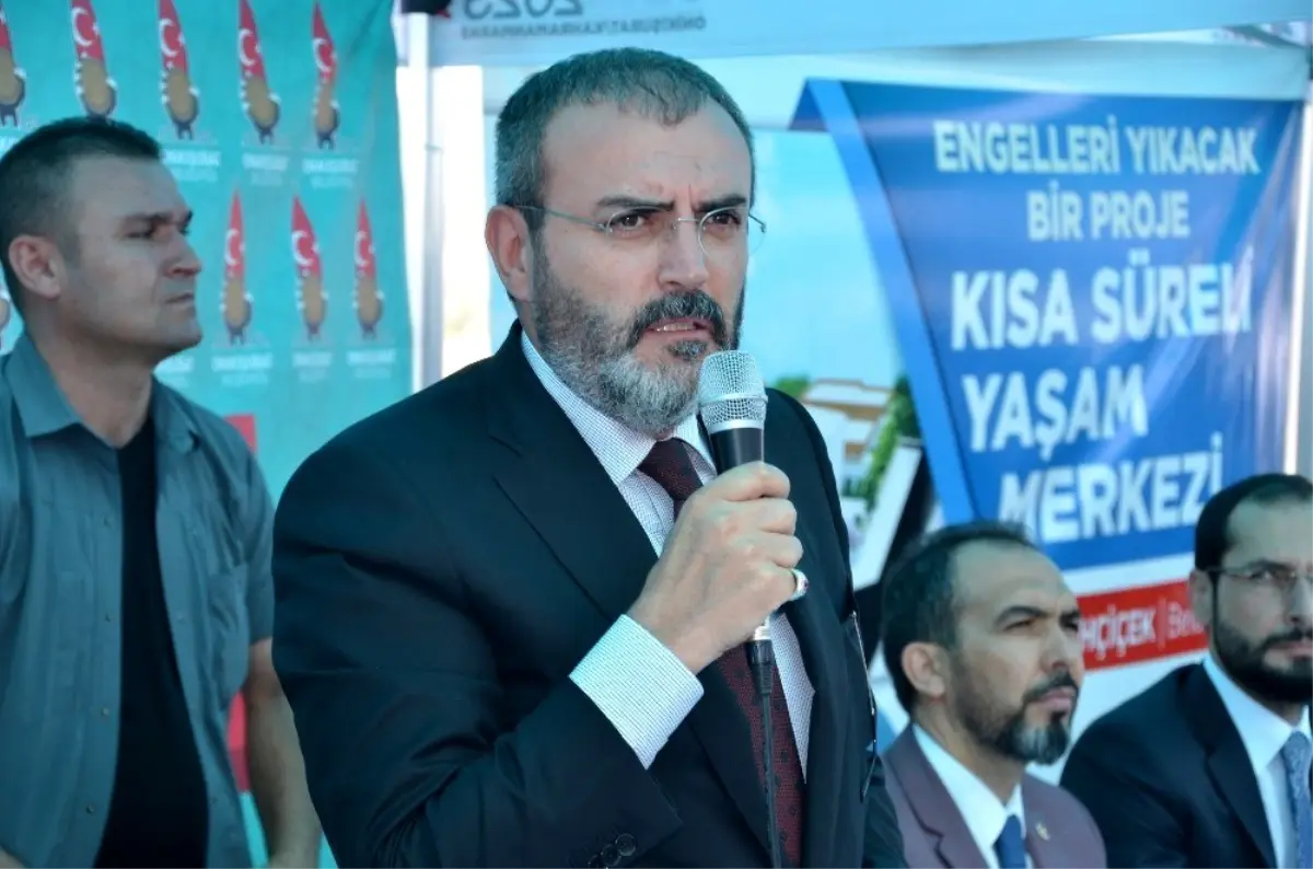 AK Parti\'li Ünal, üniversiteyi kazanan gençlerle buluştu