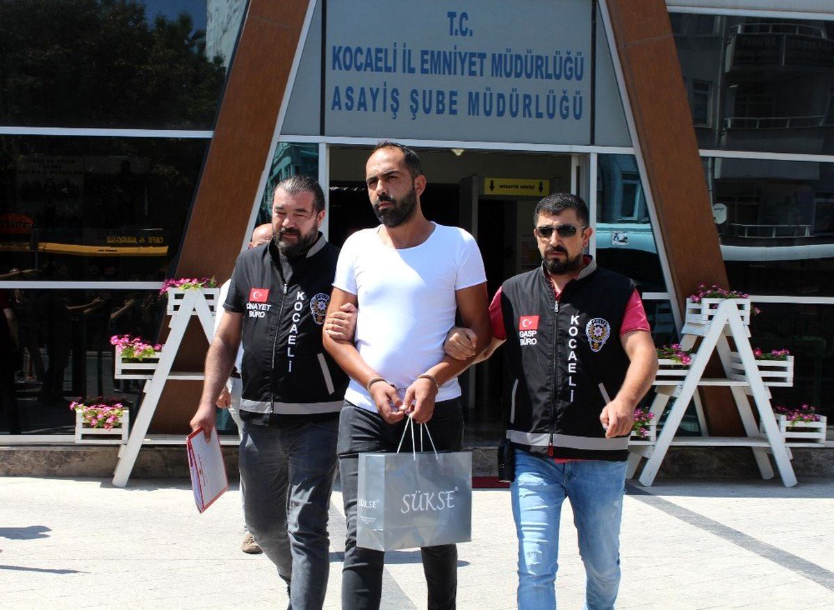 Alkollü şahıslar önce köpeği, sonra sahibini darp edip gasp etti