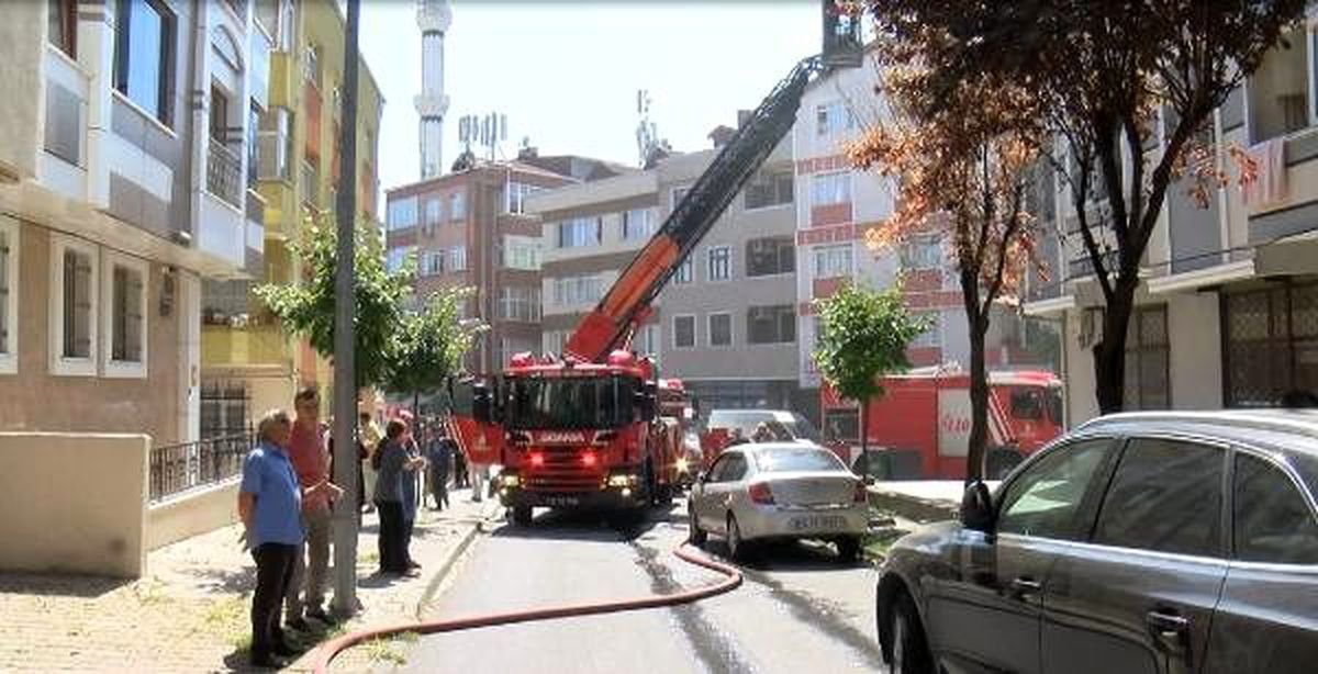 Bayrampaşa\'da yangın; dumandan mahsur kalanları itfaiye kurtardı
