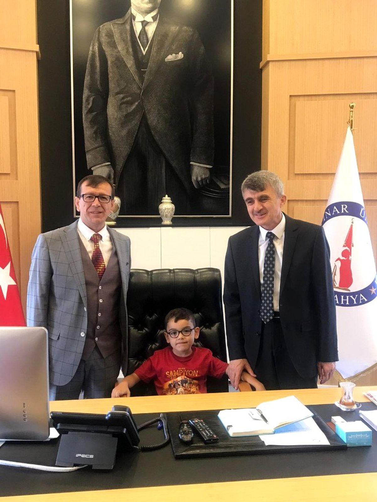 "Geleceğin rektör adayından hayırlı olsun ziyareti"