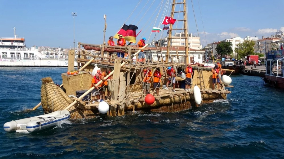 Kamıştan gemi Çanakkale\'de