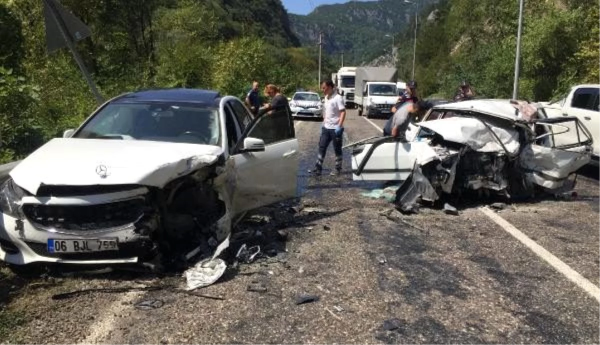 Karabük\'te 3 araçlı zincirleme kaza: 2 ölü, 7 yaralı