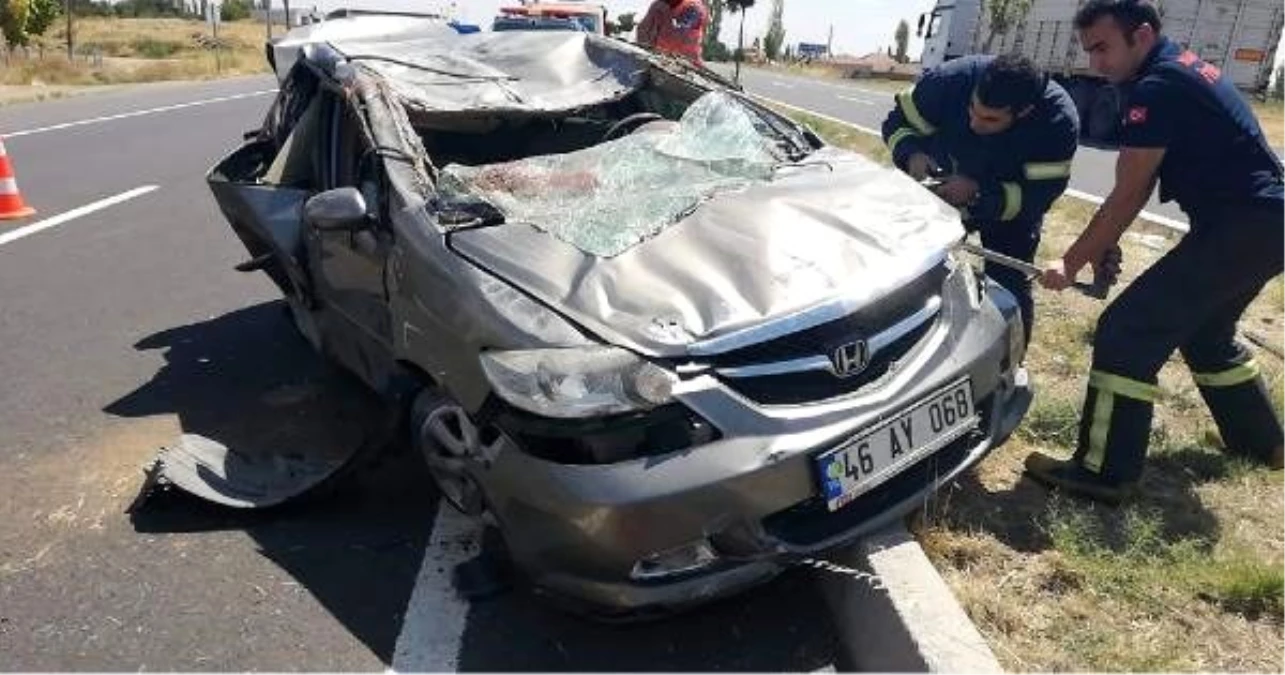 Otomobil, öndeki otomobile çarptı: 8 yaralı