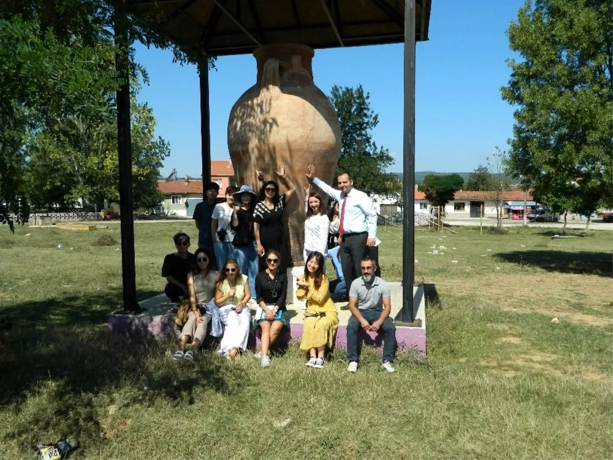 Pazaryeri ilçesi Koreli misafir turistleri ağırladı