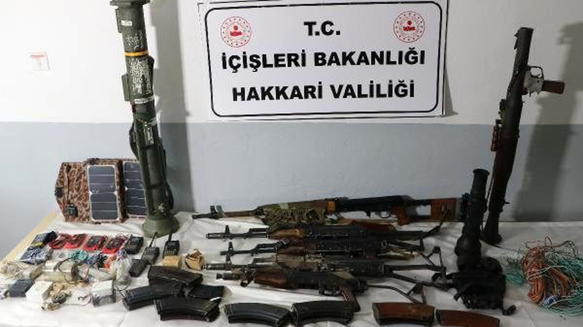 Şemdinli\'de 8 teröristin etkisiz hale getirildiği operasyon kamerada