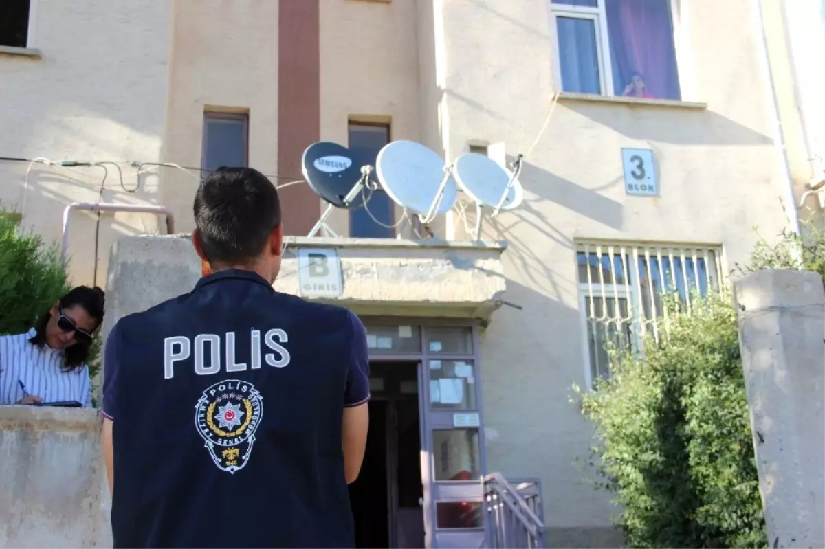 Annesi kilitledi, polis çilingirle kurtardı