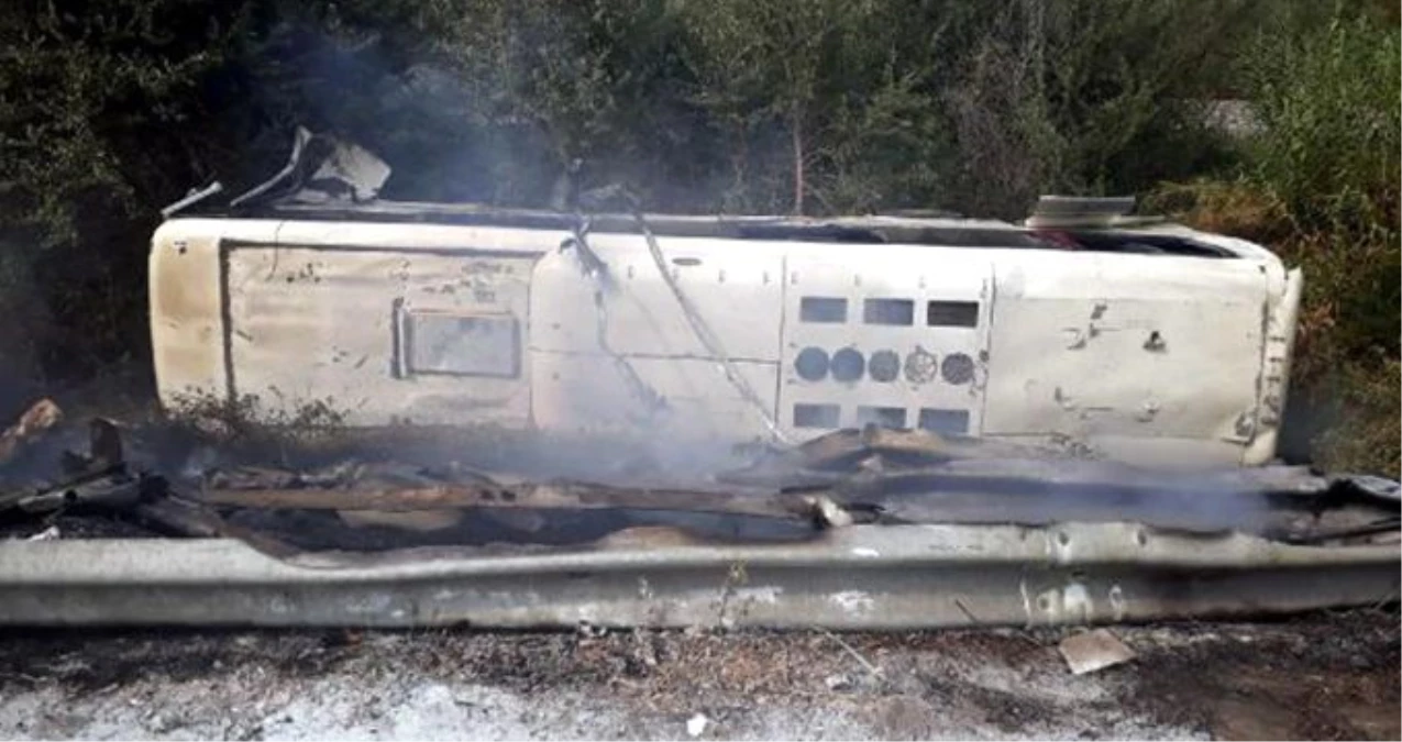 Aydın\'da kaza yapan servis otobüsü alev alev yandı: 44 yaralı