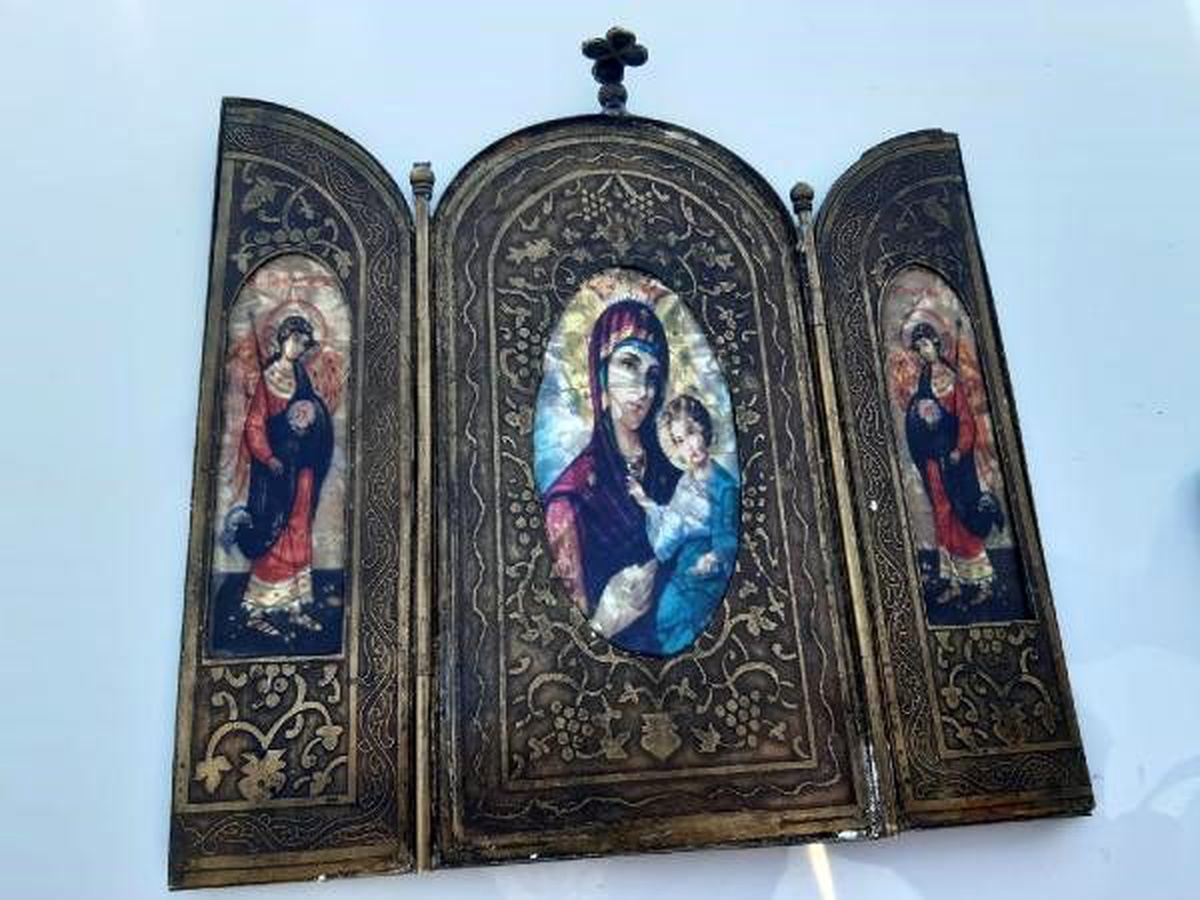 Elazığ\'da haç işaretli fresk ele geçirildi