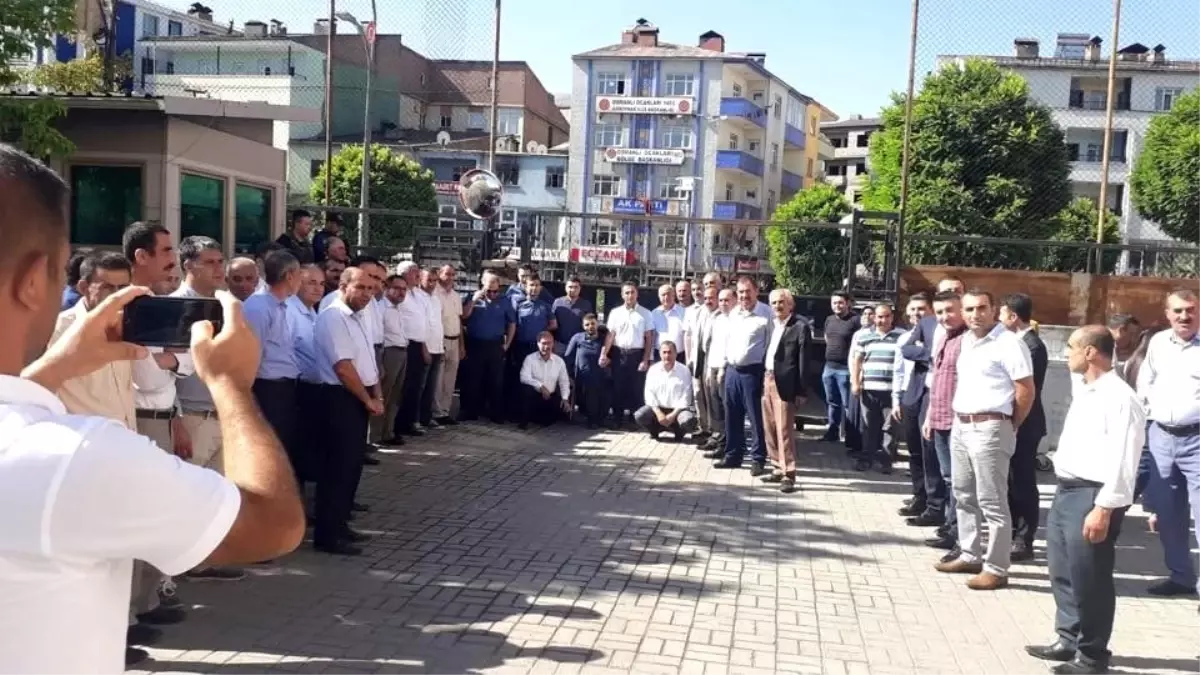 Kaymakam Alibeyoğlu vatandaşlarla vedalaşarak ilçeden ayrıldı