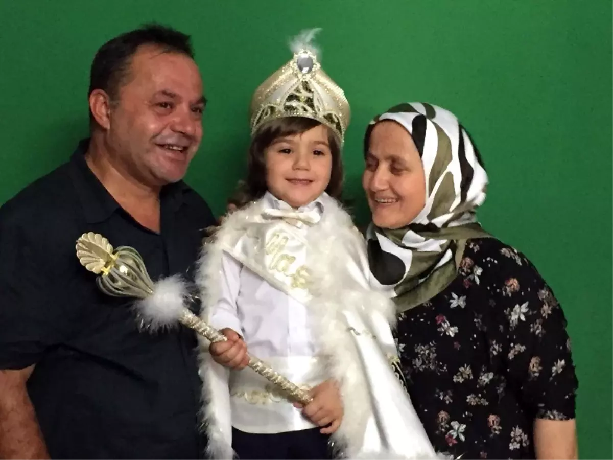 "Mavi ışık" hastası Poyraz\'dan erkekliğe ilk adım