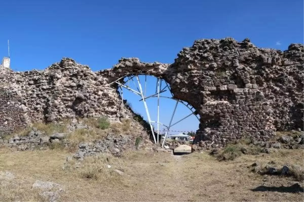 Osmanlı\'nın ilk fethettiği karacahisar kalesi\'nde kazılara başlandı