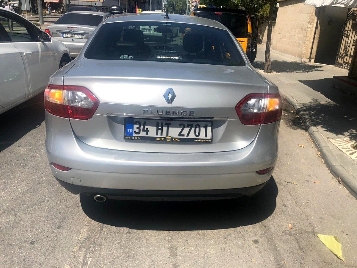 Otomobille motosiklet çarpıştı: 2 yaralı