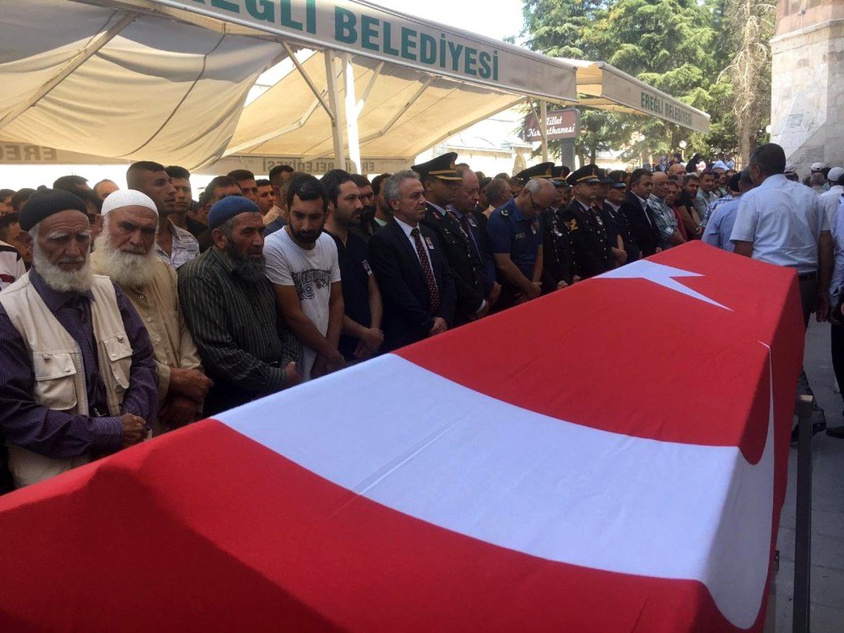 Silahlı saldırıda hayatını kaybedenler son yolculuğuna uğurlandı