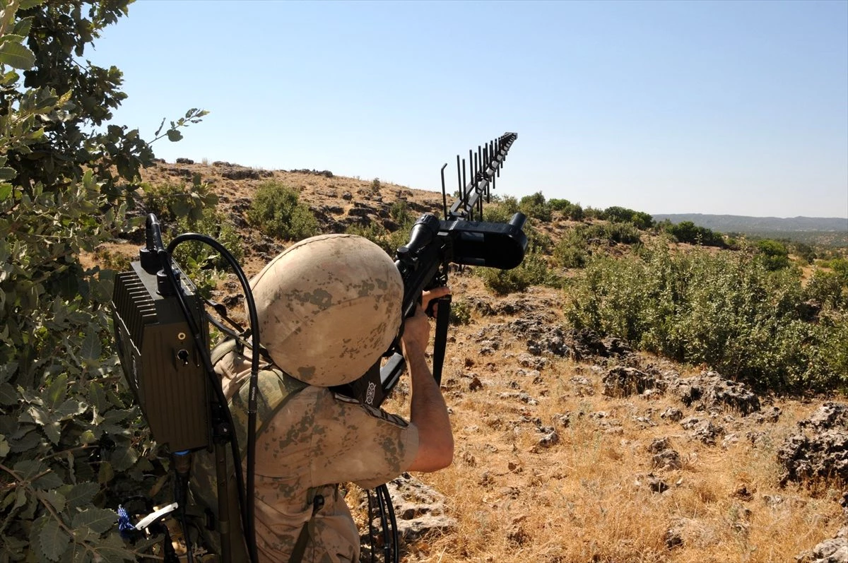 Terör örgütü PKK\'ya yönelik 3 ilde "Kıran-2 Ortak Operasyonu"