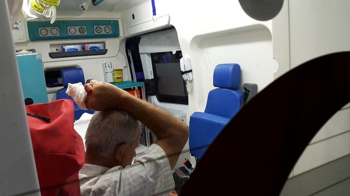Travestiyi, koltuğun arasına düşürdüğü cep telefonunu çaldığını sandığı için bıçaklamış