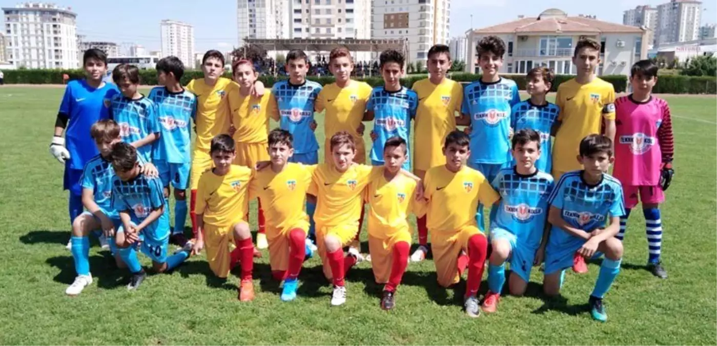 Zafer Bayramı U-13 Futbol Turnuvası tamamlandı