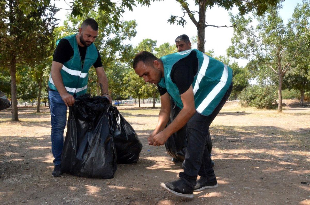 Adana\'da hükümlüler 45 ton atık topladı