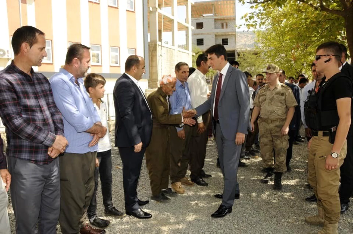 Derecik Kaymakamı Yüce göreve başladı