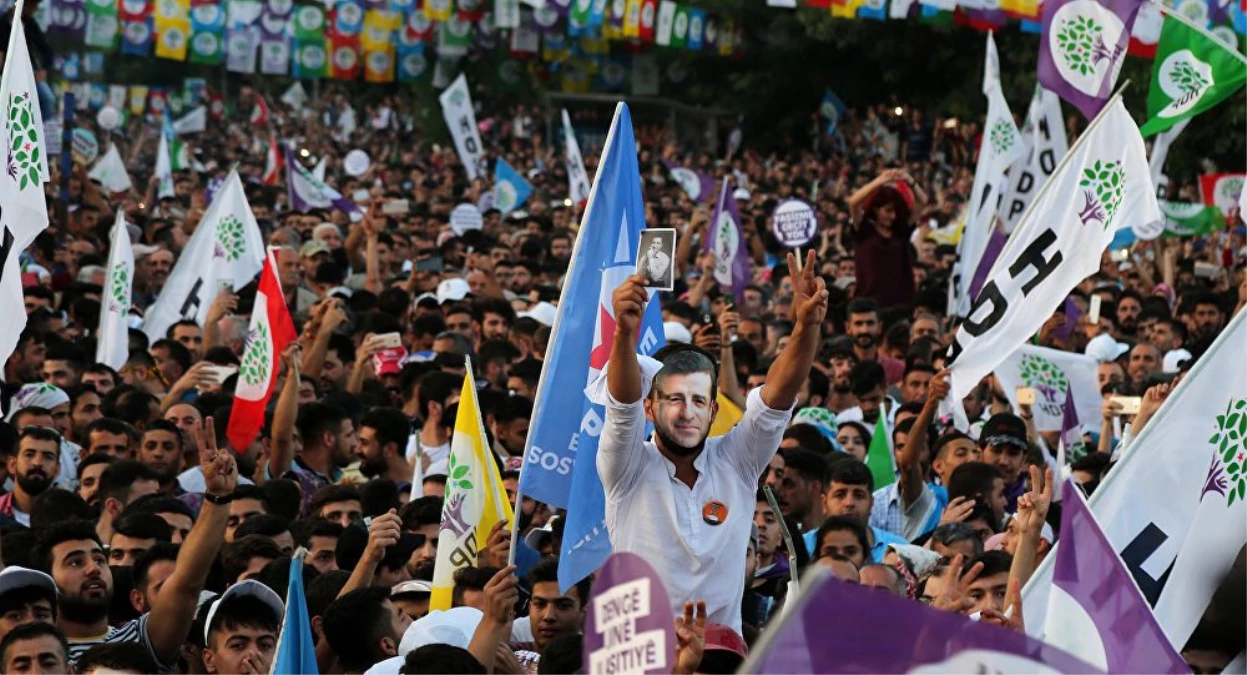 Diyarbakır\'daki HDP mitingine şartlı onay: "Kayyum ve saray" sloganı atılamayacak, "faşizm" serbest