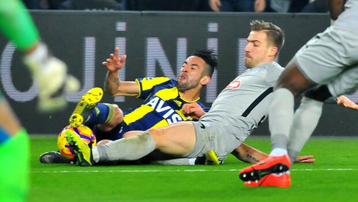 Fenerbahçe\'de sol bek için alternatif aday! Dario Melnjak...