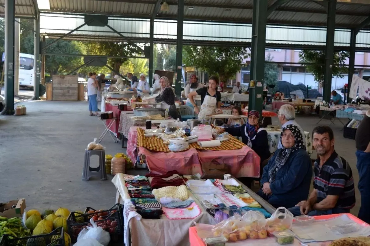 Hanımeli Pazarı\'na büyük ilgi