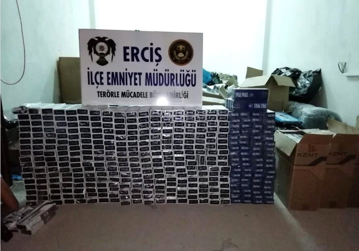 Hurda yığınlarının arasında 5 bin 450 paket kaçak sigara ele geçirildi