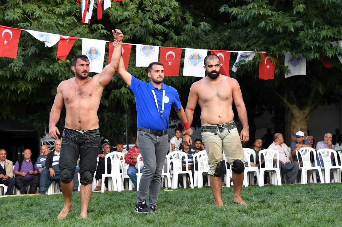 Mersin\'de Karakucak Güreşleri başladı