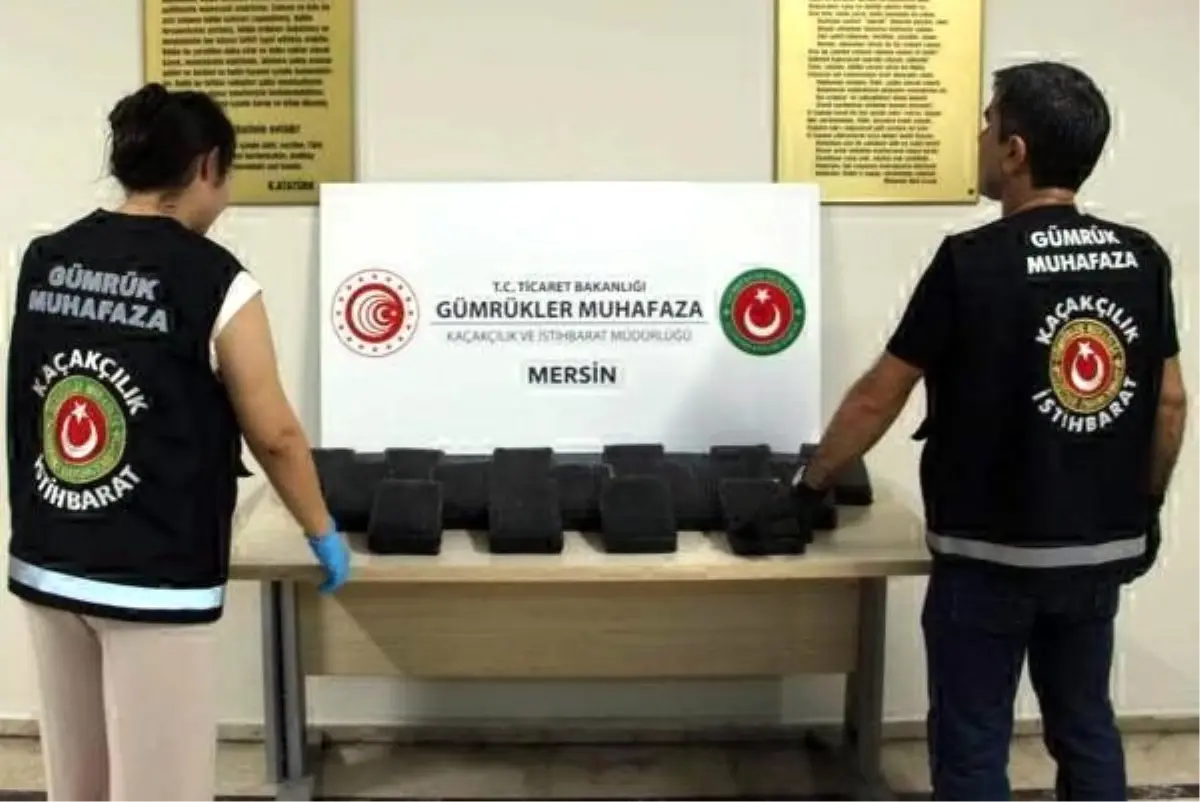 Mersin limanı\'ndaki gemide 23 kilo 749 gram kokain ele geçirildi