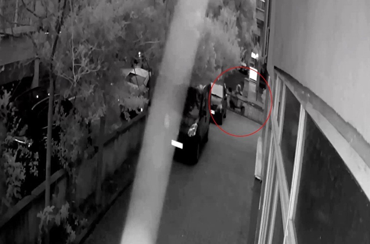 (Özel) Kadıköy\'de motosiklet hırsızlığı kamerada