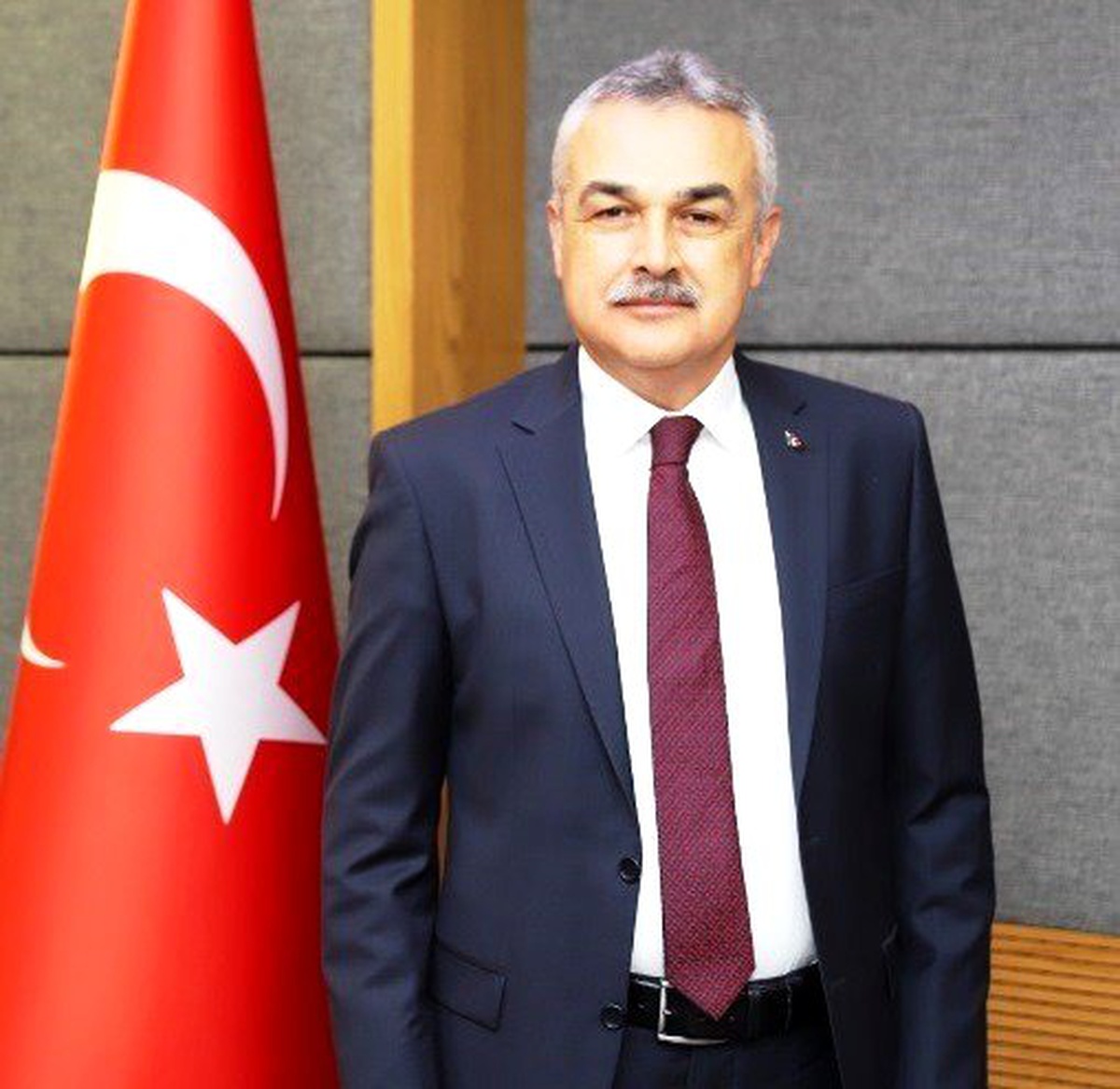Savaş; "Bizler zaferimizi kutlarken, birileri de yaşadıkları hezimetleriyle kahroluyorlar"