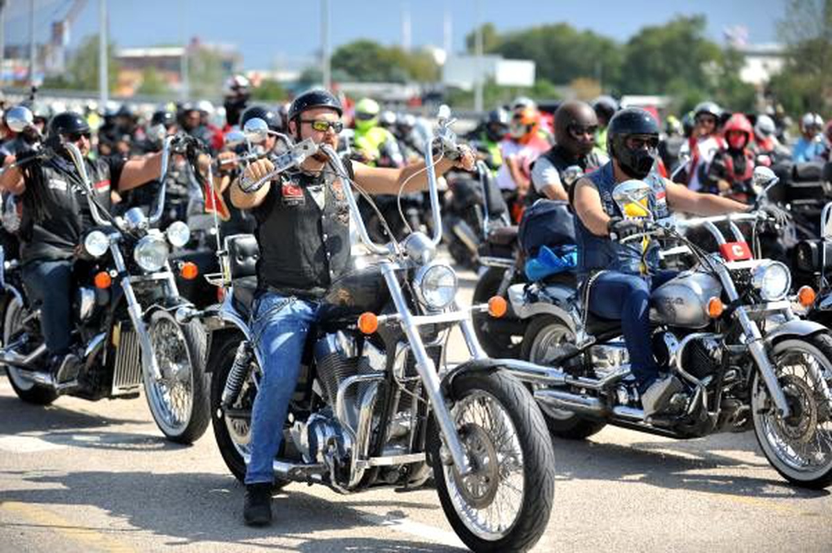 1500 motosikletli, zafer bayramı\'nı kortejle kutladı