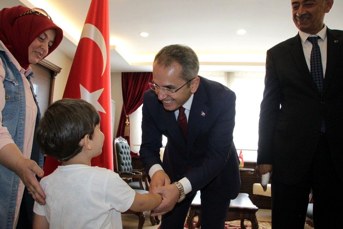 30 Ağustos kutlamalarında Yağız bebek, ilgi odağı oldu
