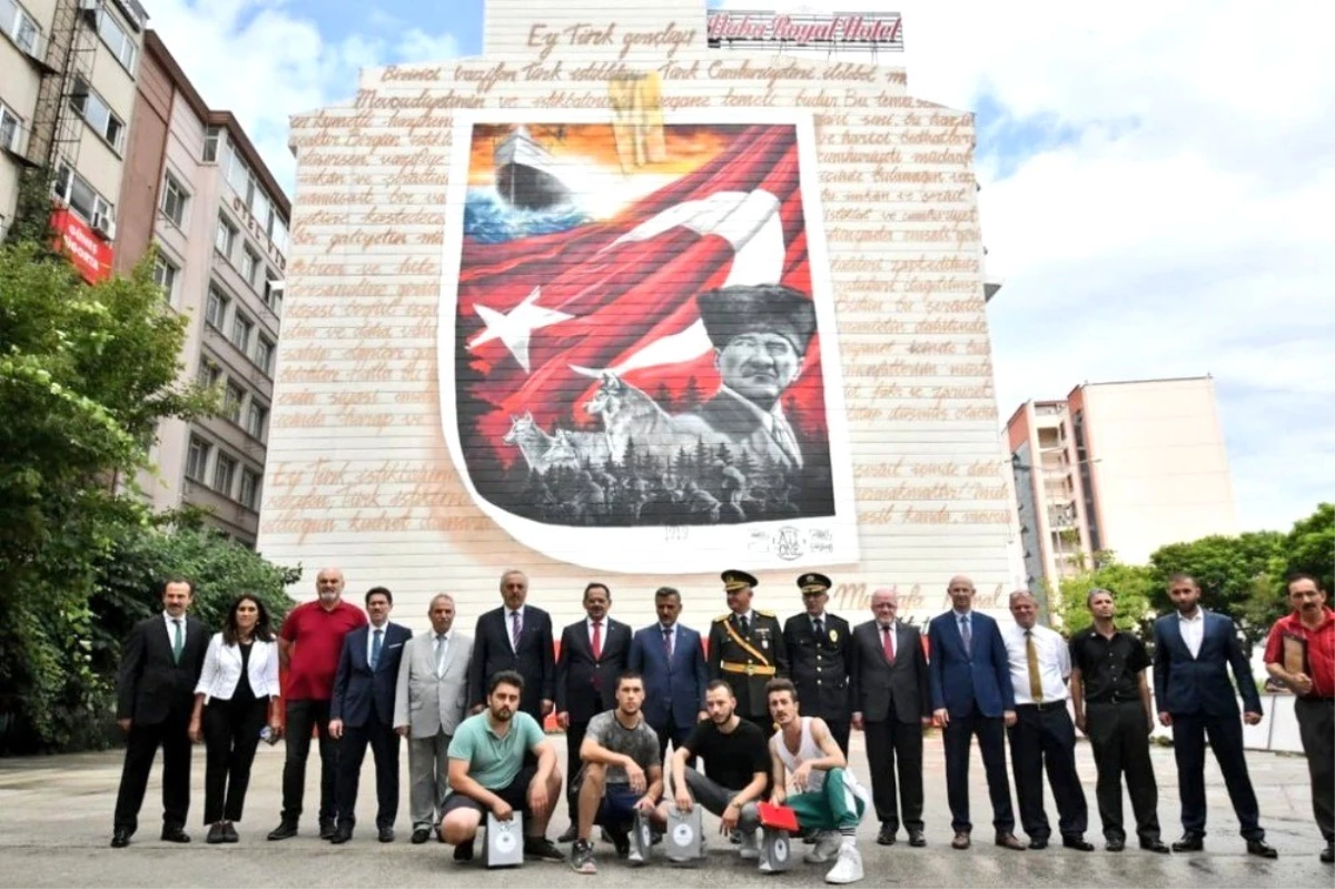 42 metrelik Atatürklü mural çalışması beğeni topladı