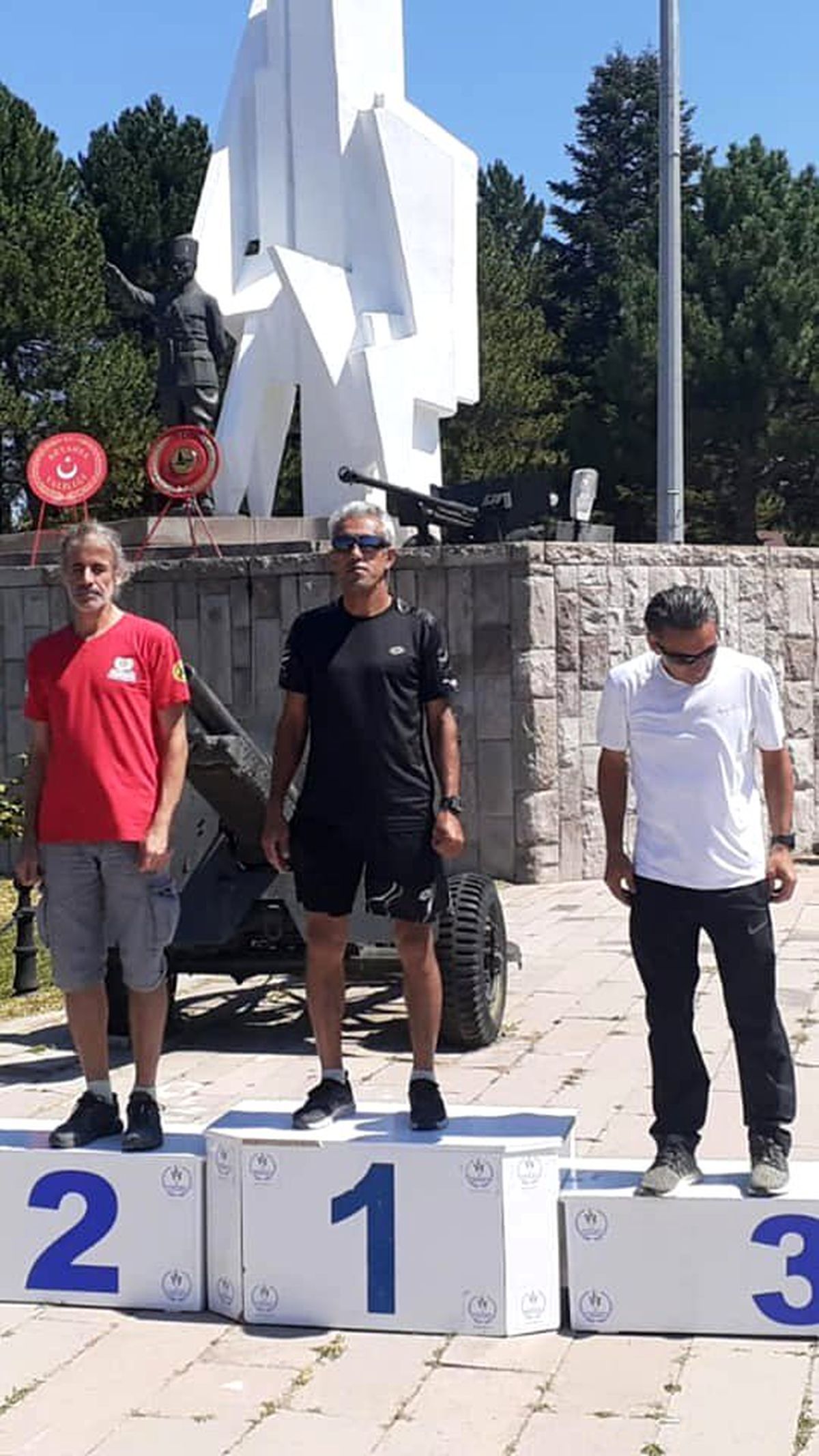 50 yaşındaki atlet Zafer Koşusu\'nda birinci oldu