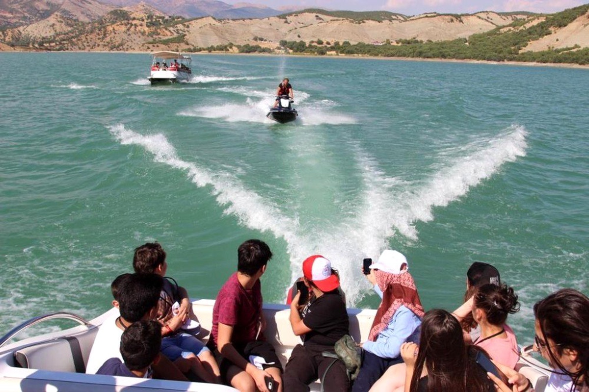 Adana\'dan gelen öğrenciler, Tunceli\'yi gezdi
