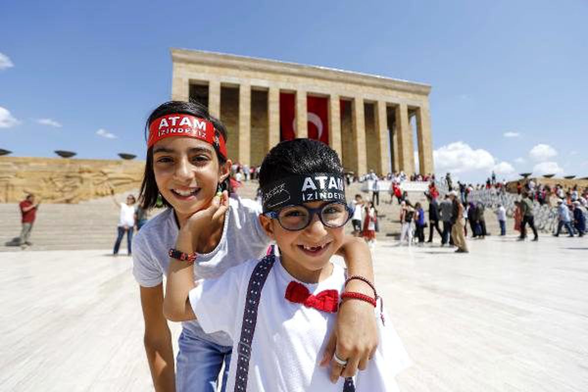 Anıtkabir\'e ziyaretçi akını
