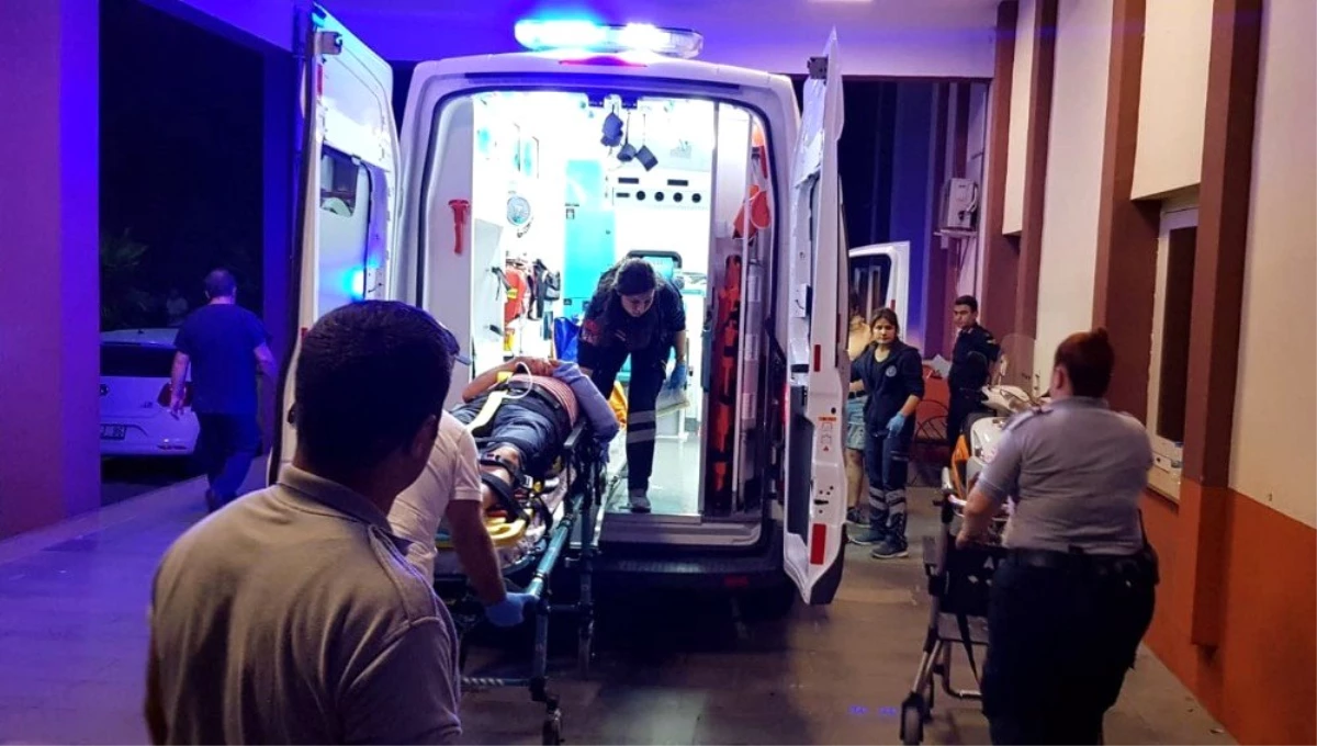 Antalya\'da tur otobüsü devrildi: 1 ölü, 17 yaralı