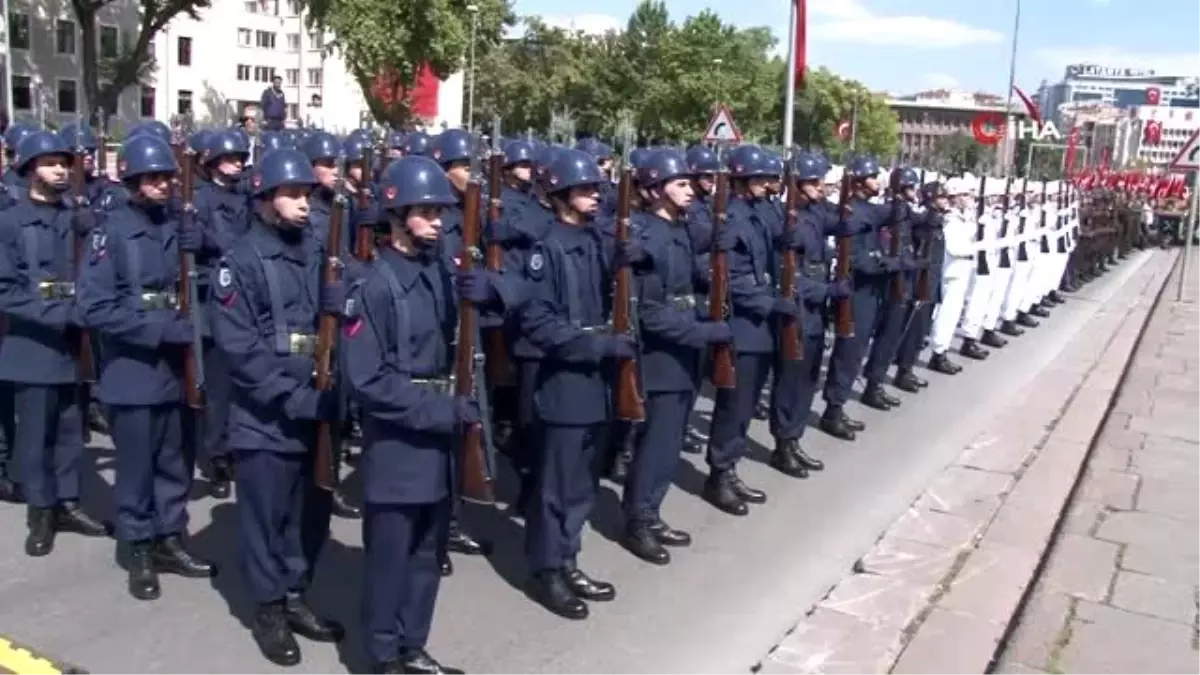 Başkent\'te Zafer yürüyüşüne büyük ilgi