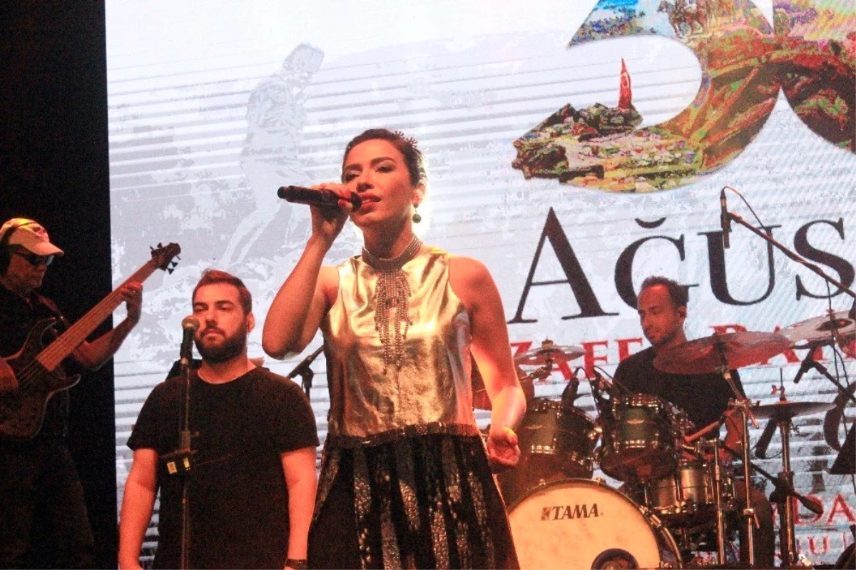 Beyoğlu\'nda 30 Ağustos Zaferi konserle kutlandı