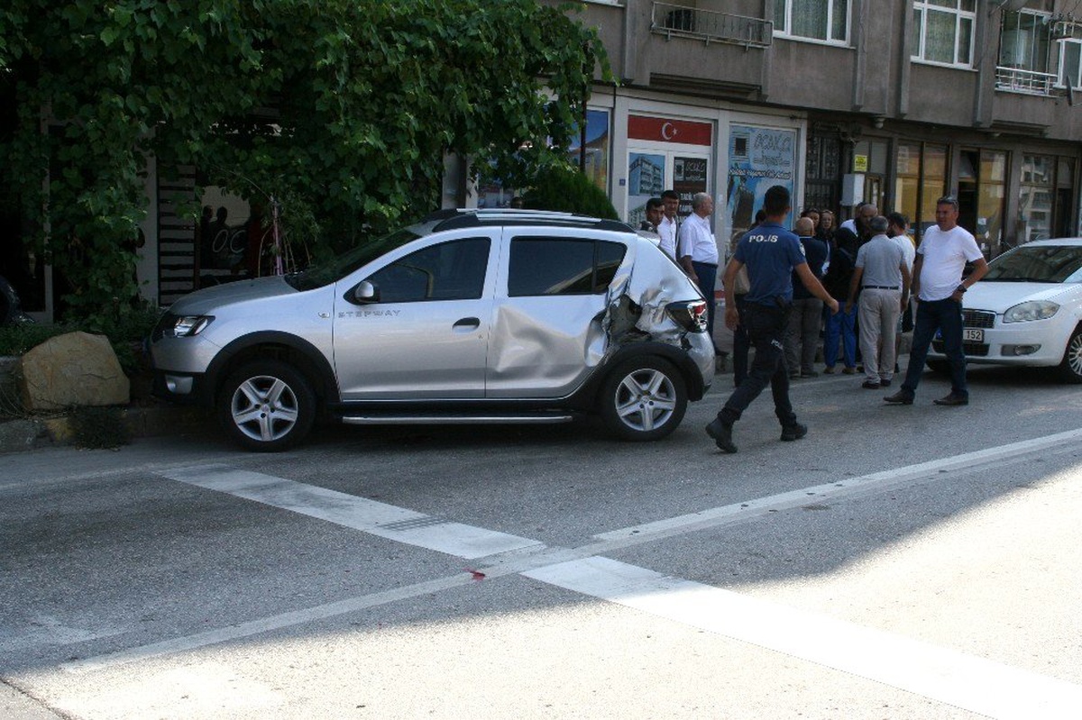 Devrek\'te meydana gelen zincirleme trafik kazası