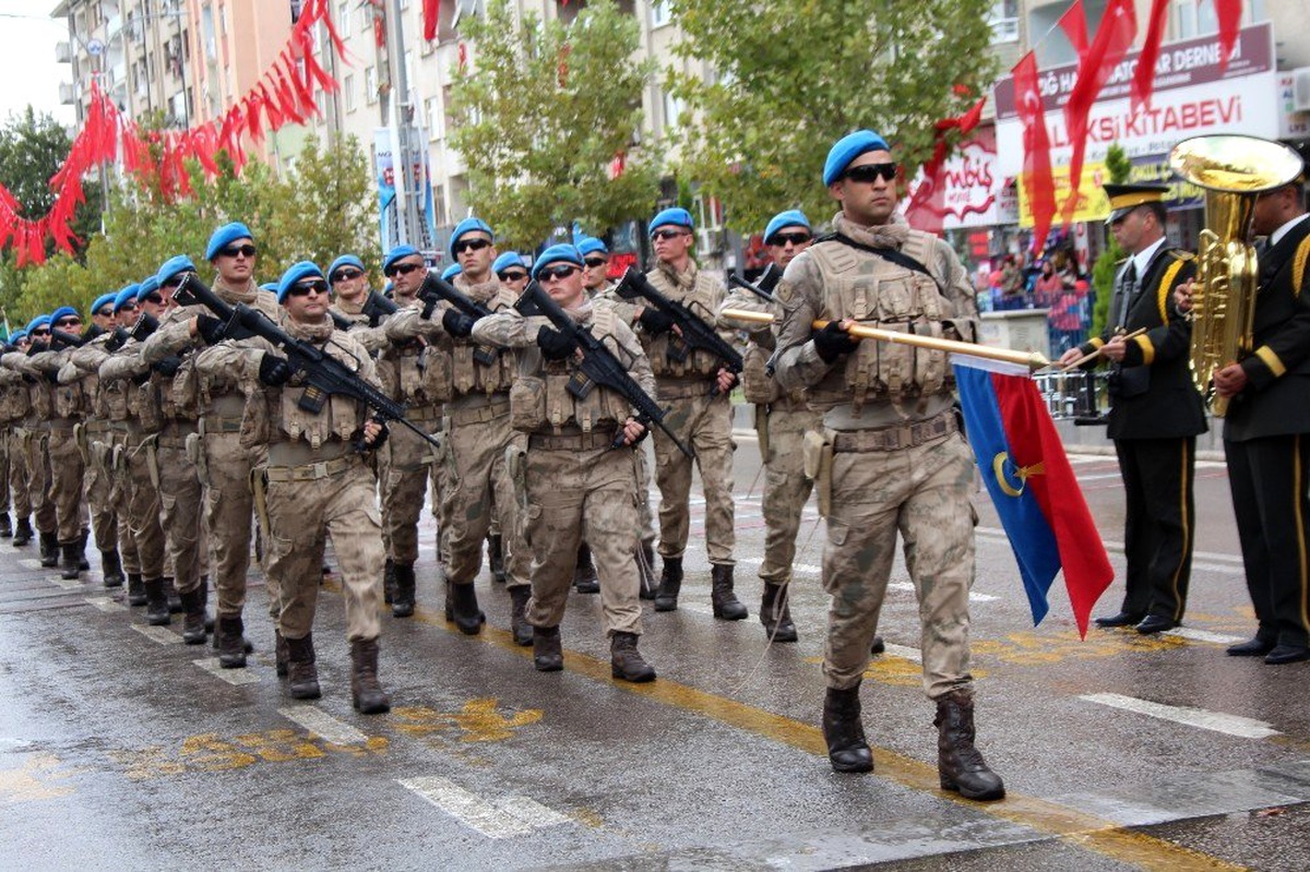 Elazığ\'da 30 Ağustos Zafer Bayramı coşkuyla kutlandı